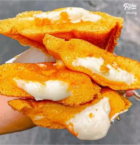Hình ảnh Combo 3 bánh phô mai tan chảy