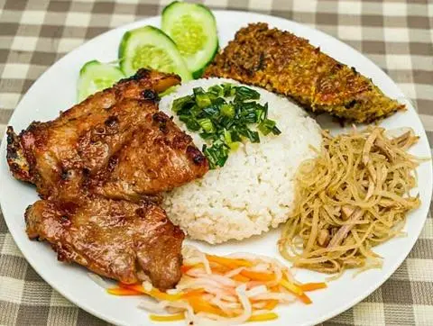Hình ảnh Cơm tấm sườn cốt lết 5 món