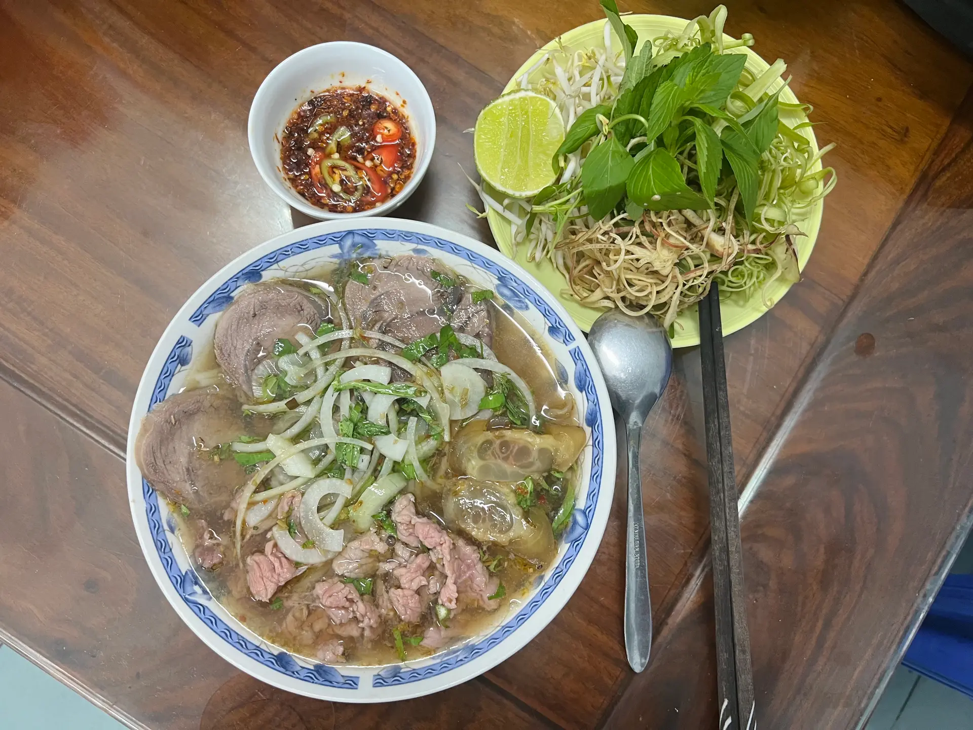 Hình ảnh Bún Bò Thập Cẩm Tái Nạm Chả 