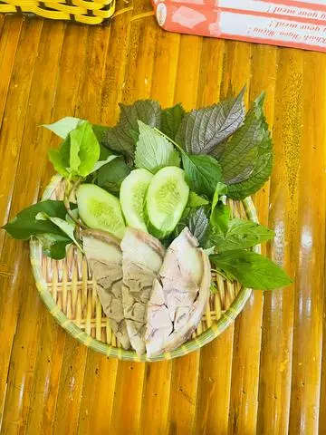 Hình ảnh Thịt chân giò thêm