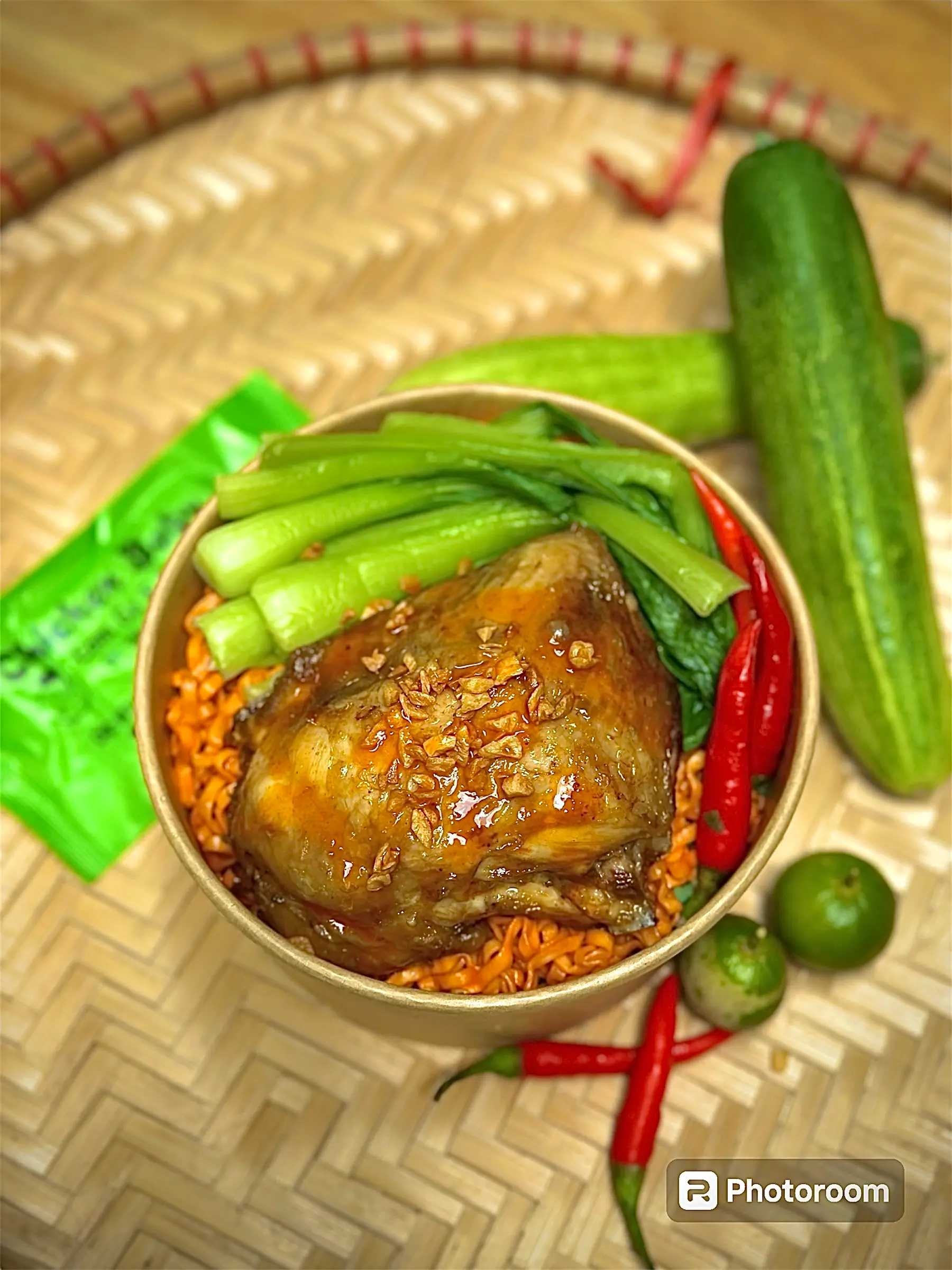 Hình ảnh Mì trộn gà chua cay