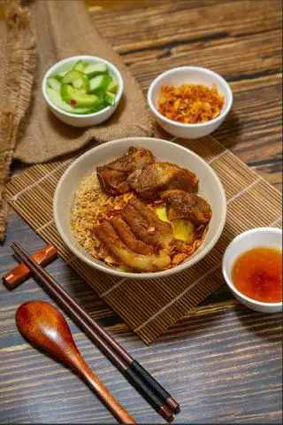 Hình ảnh Xôi xéo sườn cay , thịt kho , chà bông 