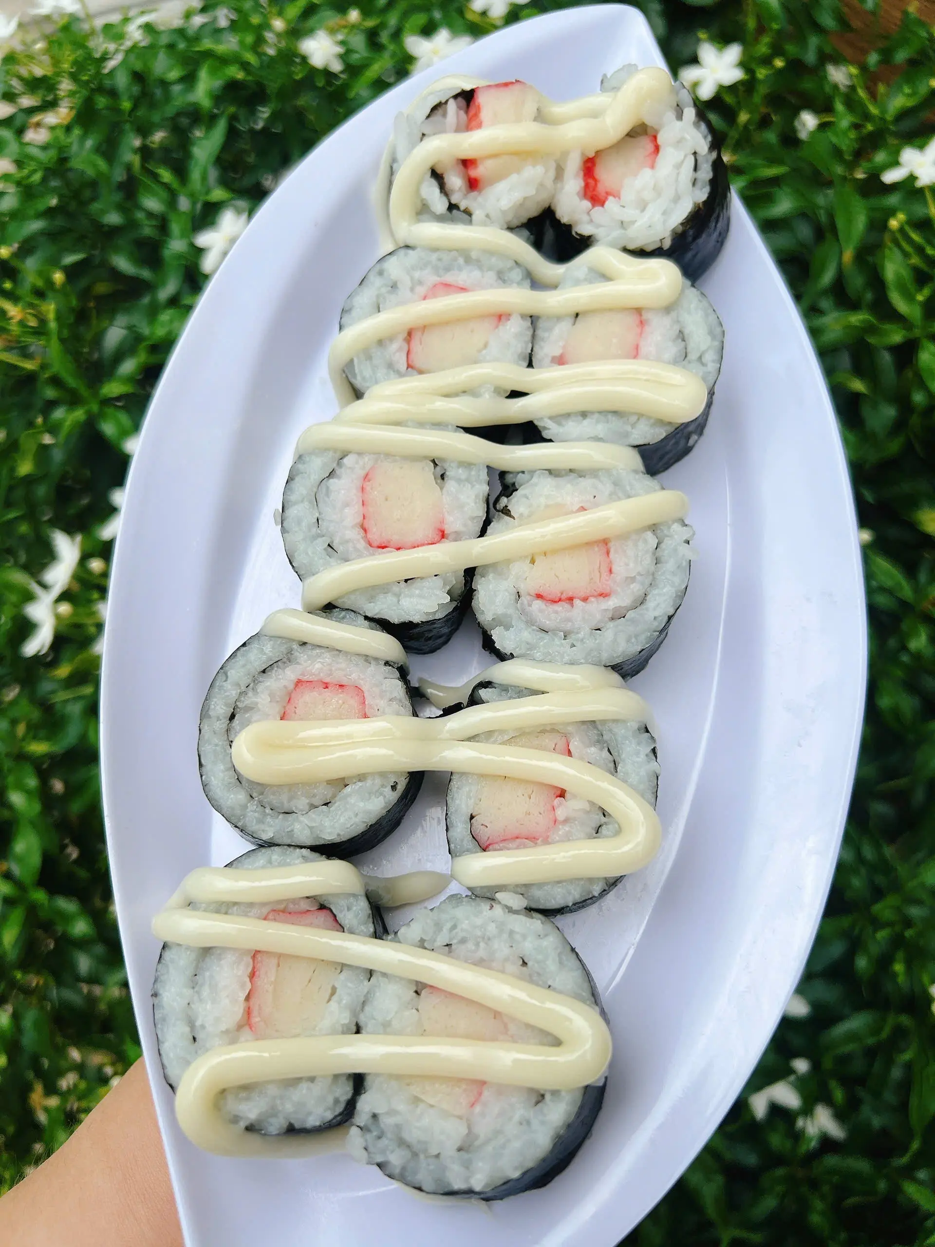 Hình ảnh Kimbap thanh cua sốt bơ