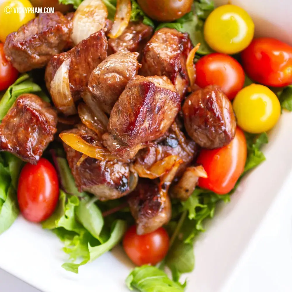 Hình ảnh Bò lúc lắc xào hành tây(không cơm)