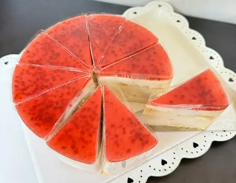 Hình ảnh Mousse phúc bồn tử