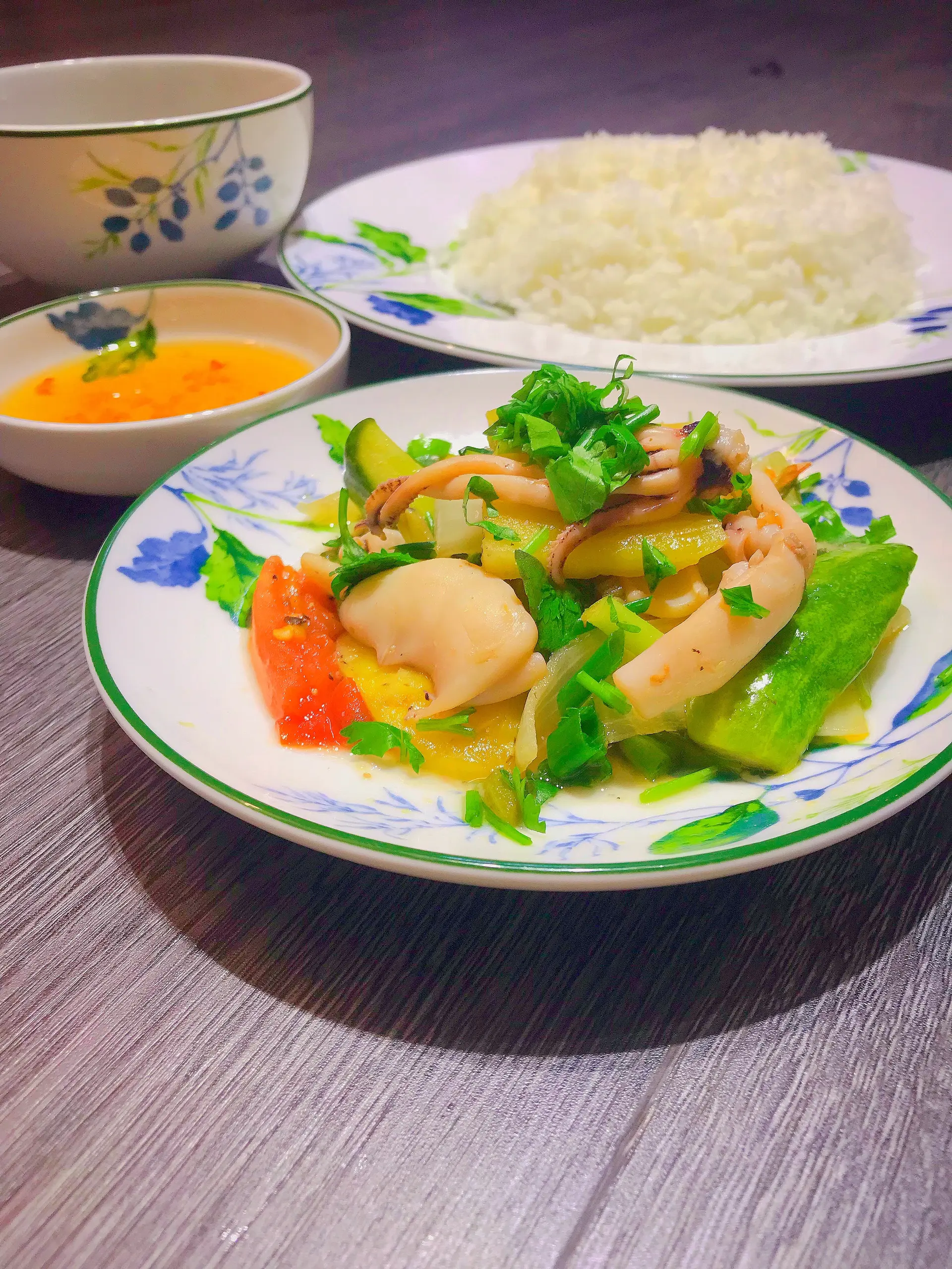 Hình ảnh Cơm mực xào thập cẩm + Canh (Recommend)