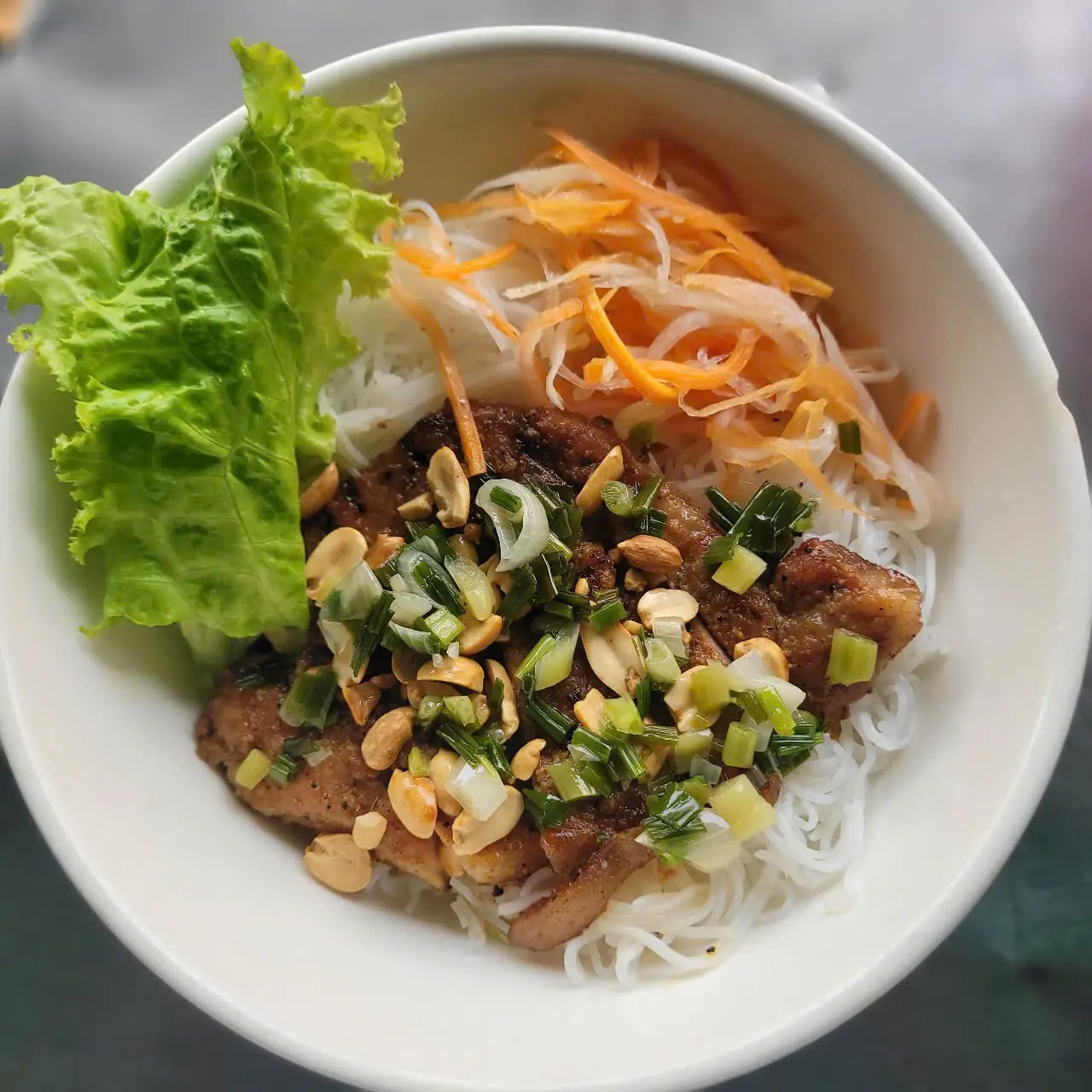 Hình ảnh bún thịt sườn nướng 