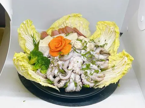 Hình ảnh Lẩu kim chi bạch tuộc nhỏ