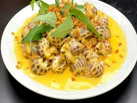Hình ảnh Ốc hương sốt trứng muối