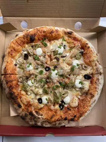 Hình ảnh Seafood Pesto Pizza (best seller)