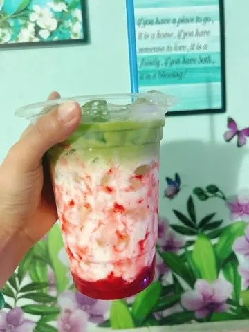 Hình ảnh Matcha Latte Dâu Tây Thái