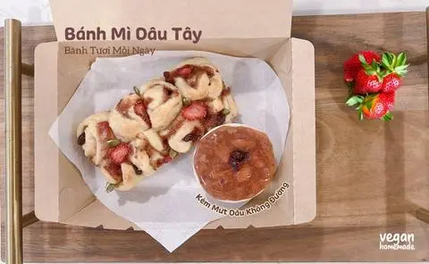Hình ảnh Bánh Mì Dâu Tây (Vegan Strawberry Bread