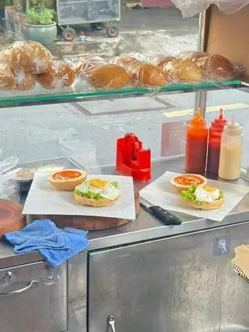 Hình ảnh bánh mì Hamburger ốp la