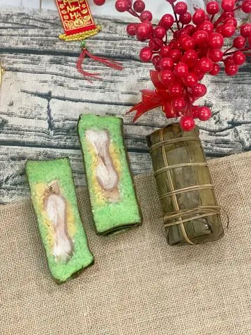 Hình ảnh Bánh Tét Đậu Mỡ xanh ngót - 1 đòn 