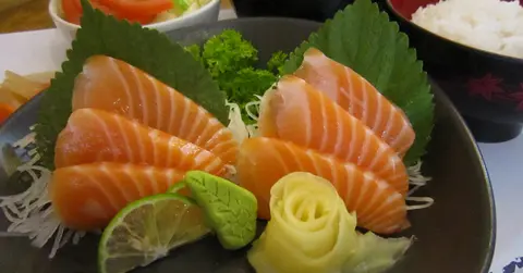 Hình ảnh ST-9:Cơm cá hồi Sashimi set