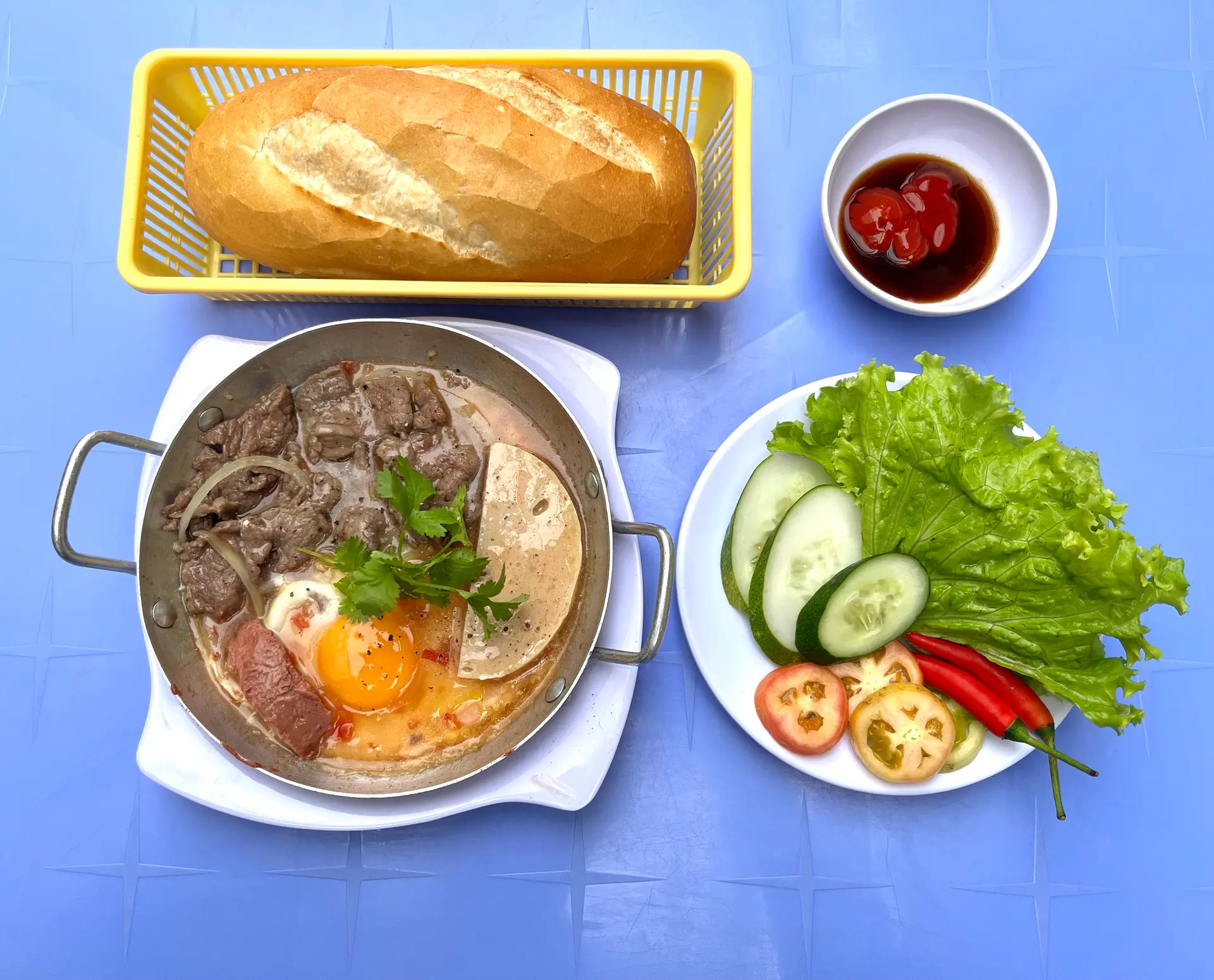 Hình ảnh Số 13 : Bò - Trứng - Pate - Chả Lụa