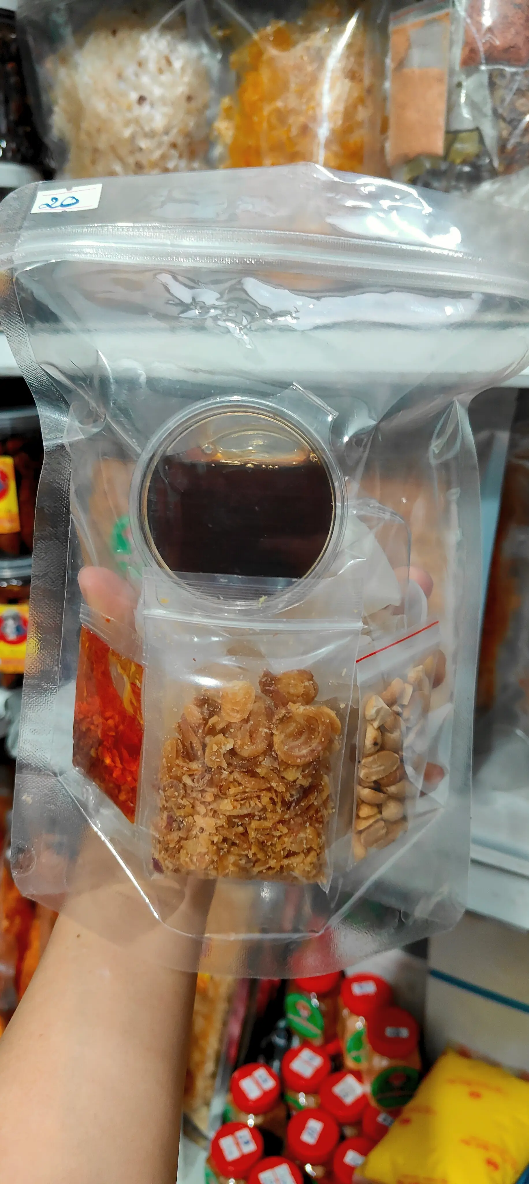 Hình ảnh bánh tráng chấm sốt me