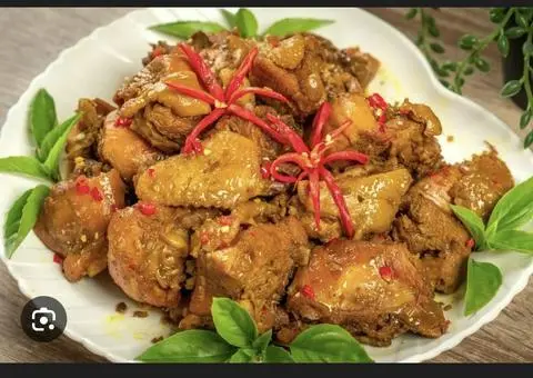 Hình ảnh Cơm Gà Xào Sả Ớt ( có cơm trắng )