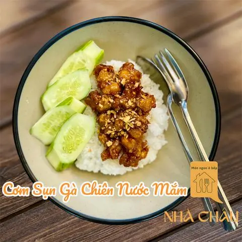 Hình ảnh CƠM SỤN GÀ CHIÊN NƯỚC MẮM 