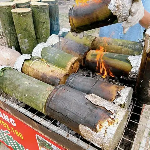 Hình ảnh Gà ta nướng ống tre 1/2 con