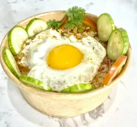 Hình ảnh Cơm thố trứng ốp