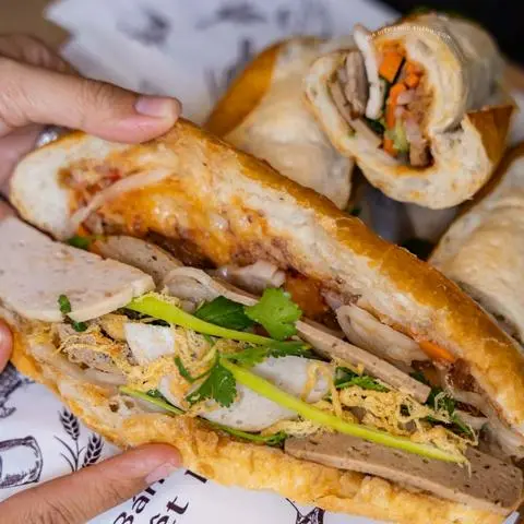Hình ảnh Bánh mì chả bò