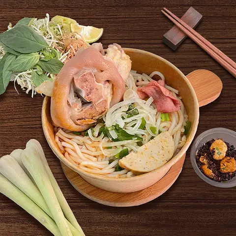 Hình ảnh Bún bò Huế giò heo