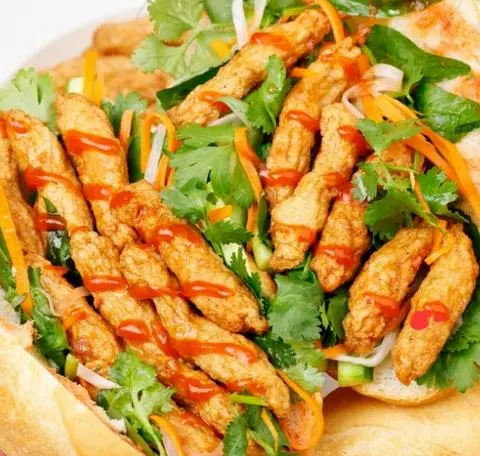 Hình ảnh Bánh mì chả cá