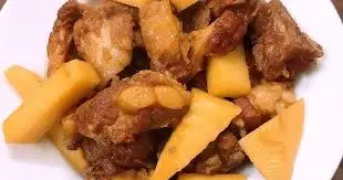 Hình ảnh Cơm sườn kho măng