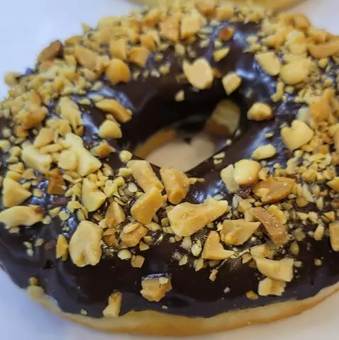 Hình ảnh Donut socola đậu phộng