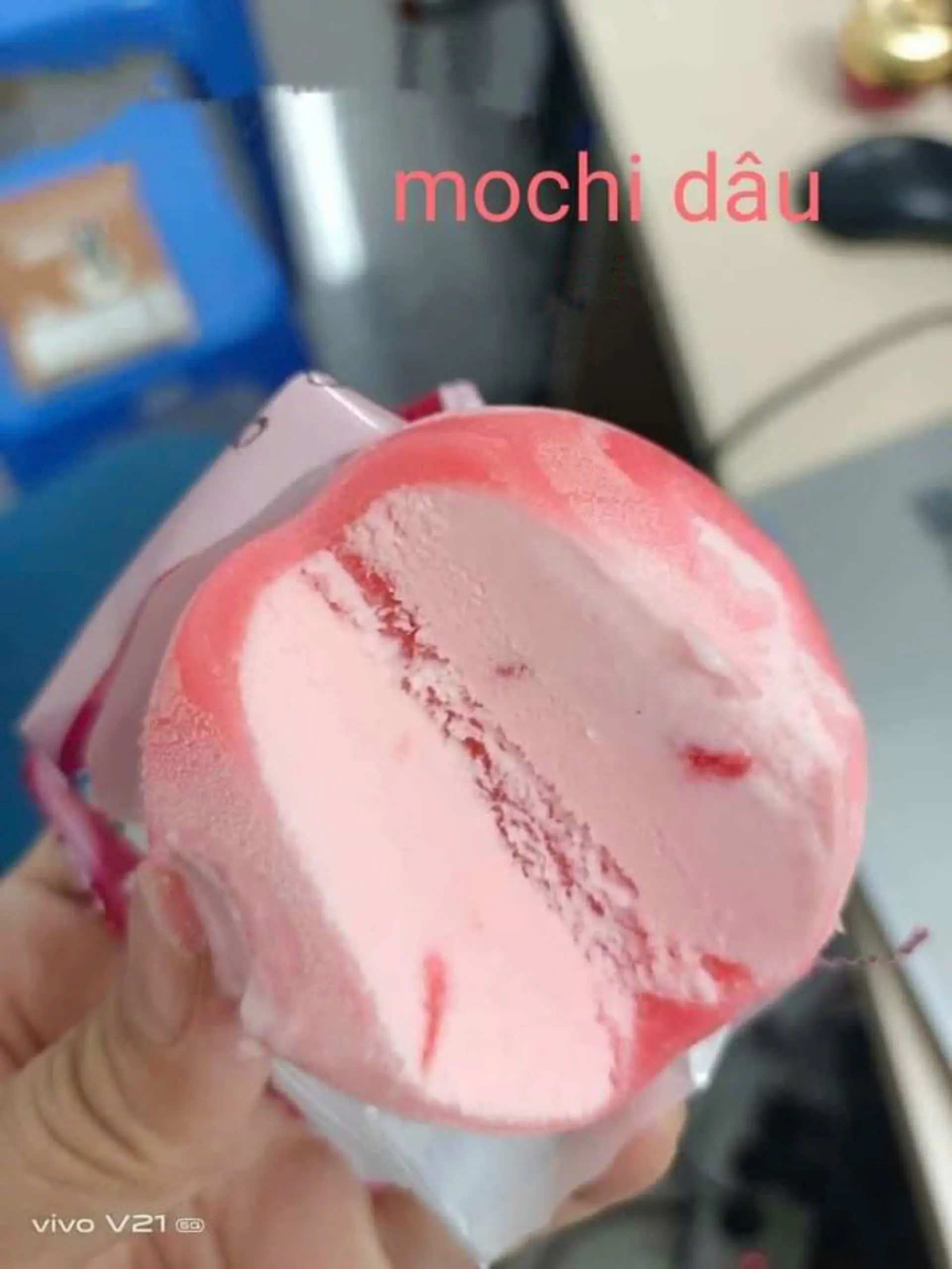 Hình ảnh Kem mochi dâu ( 1 bánh )