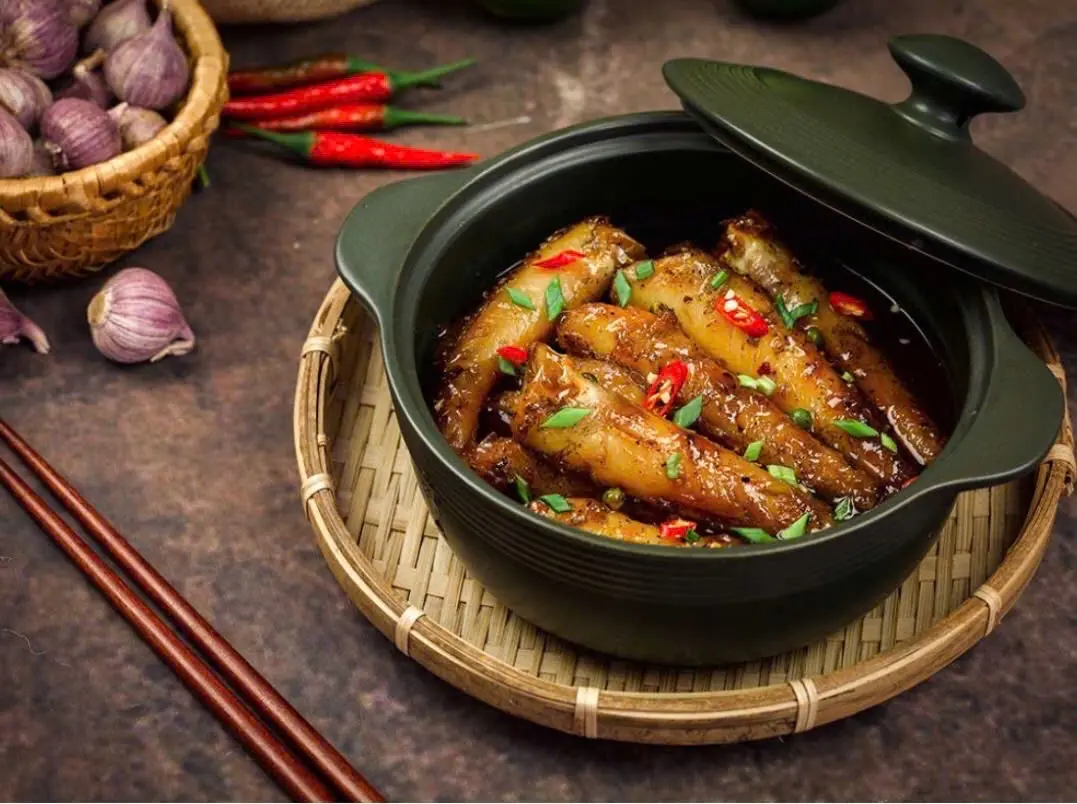 Hình ảnh Cơm cá bóng kho tiêu 
