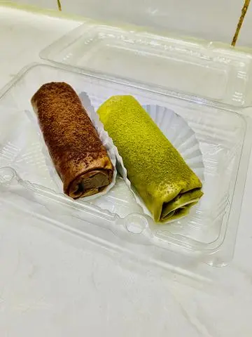 Hình ảnh bánh crepe qudding 2 vị trà xanh và socola
