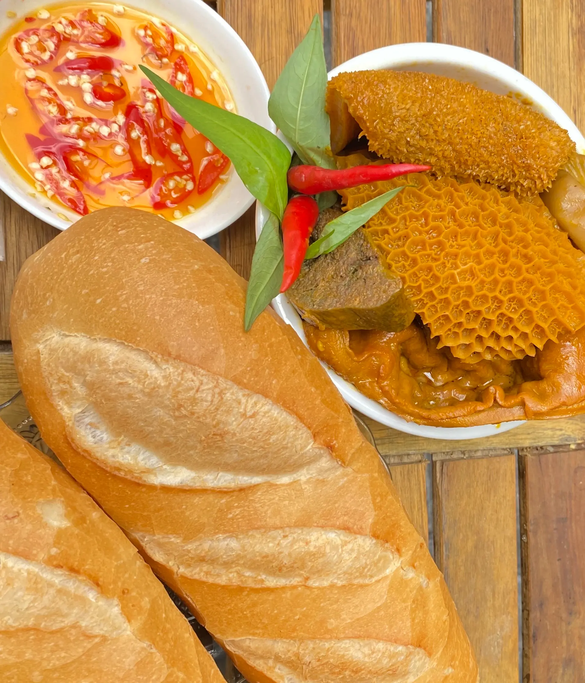 Hình ảnh Phá lấu bò 1kg/Tặng 4 bánh mì