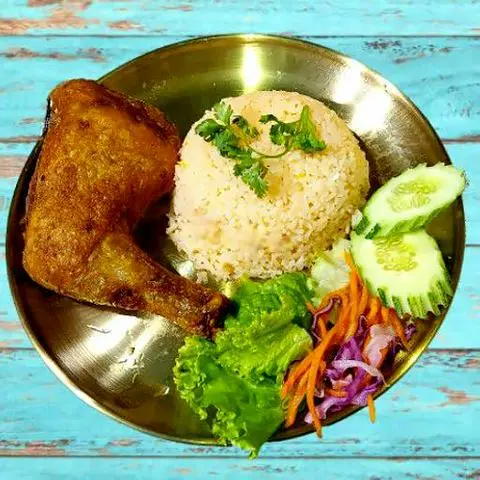 Hình ảnh Cơm Đùi Gà Da Rất Giòn Lớn