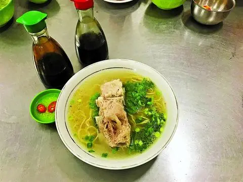 Hình ảnh HỦ TIẾU MÌ XƯƠNG + CHẢ CÁ