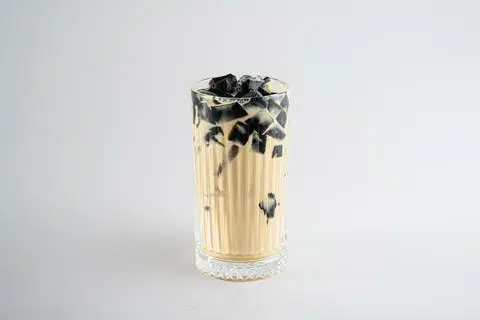 Hình ảnh Trà sữa oolong tứ quý sương sáo