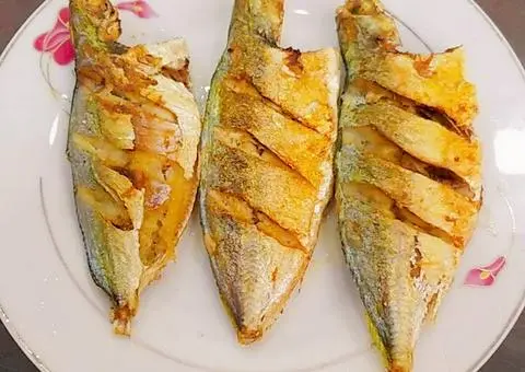 Hình ảnh Cơm cá ngân chiên.