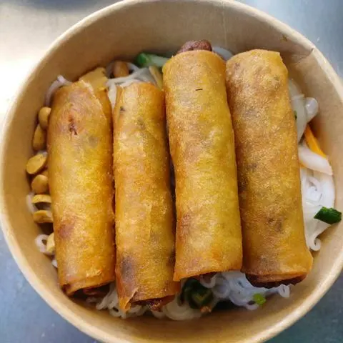 Hình ảnh Bánh hỏi chả giò