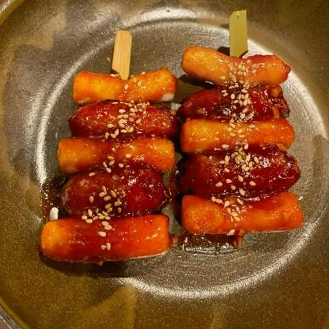 Hình ảnh Bánh gạo và xúc xích 2pc - 소떡소떡