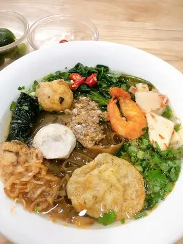 Hình ảnh bánh đa cua (đỏ)