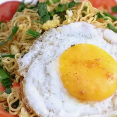 Hình ảnh Mì Xào Trứng tặng ly trà tắc