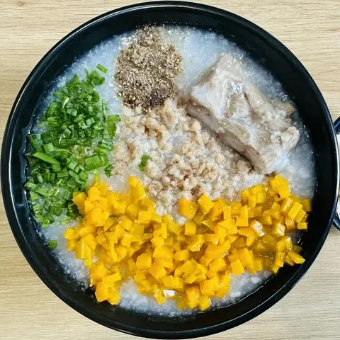 Hình ảnh Cháo sườn bí đỏ
