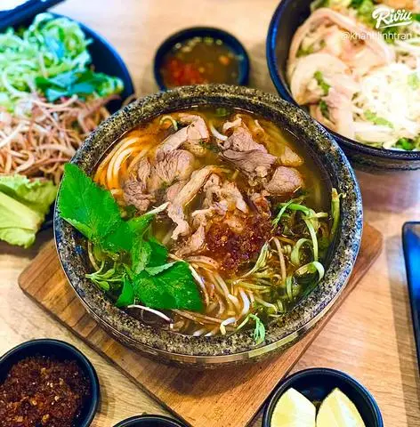 Hình ảnh Bún bò - tái chả