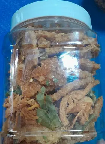 Hình ảnh Cơm cháy Lắc khô  gà 