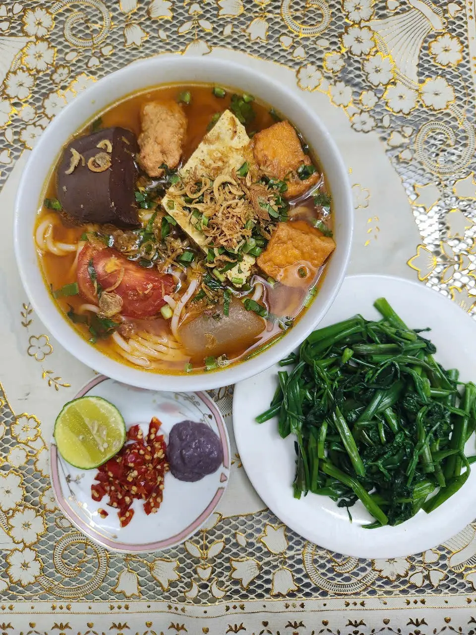 Hình ảnh Canh bún cua,mọc