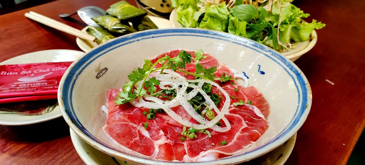 Hình ảnh Bún bắp bò tái