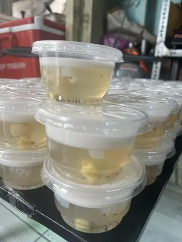 Hình ảnh Rau câu dừa ( nước dừa tươi 100% )