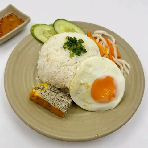 Hình ảnh Cơm Tấm Chả + Trứng
