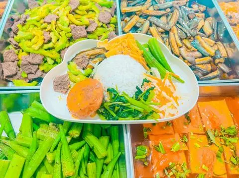 Hình ảnh cơm chả chén nguyên khoanh